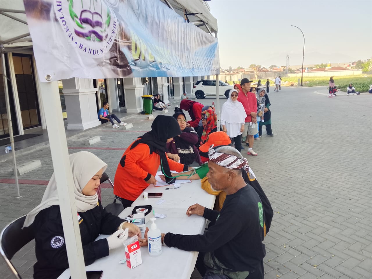 IMG 20250720 WA0000 KEGIATAN POS PELAYANAN KESEHATAN DI KAMPUS 3 KIARA ARTHA PARK STIKes DHARMA HUSADA STIKes