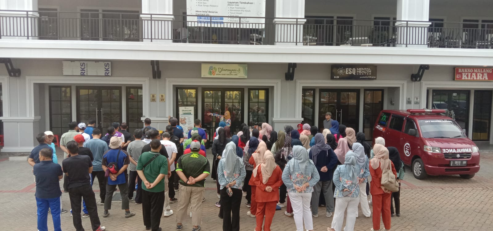 IMG 20250805 WA0002 1 PEMBIASAAN RUTIN DOA DAN APEL PAGI  SEBELUM AKTIVITAS BEKERJA DI STIKes DHARMA HUSADA STIKes