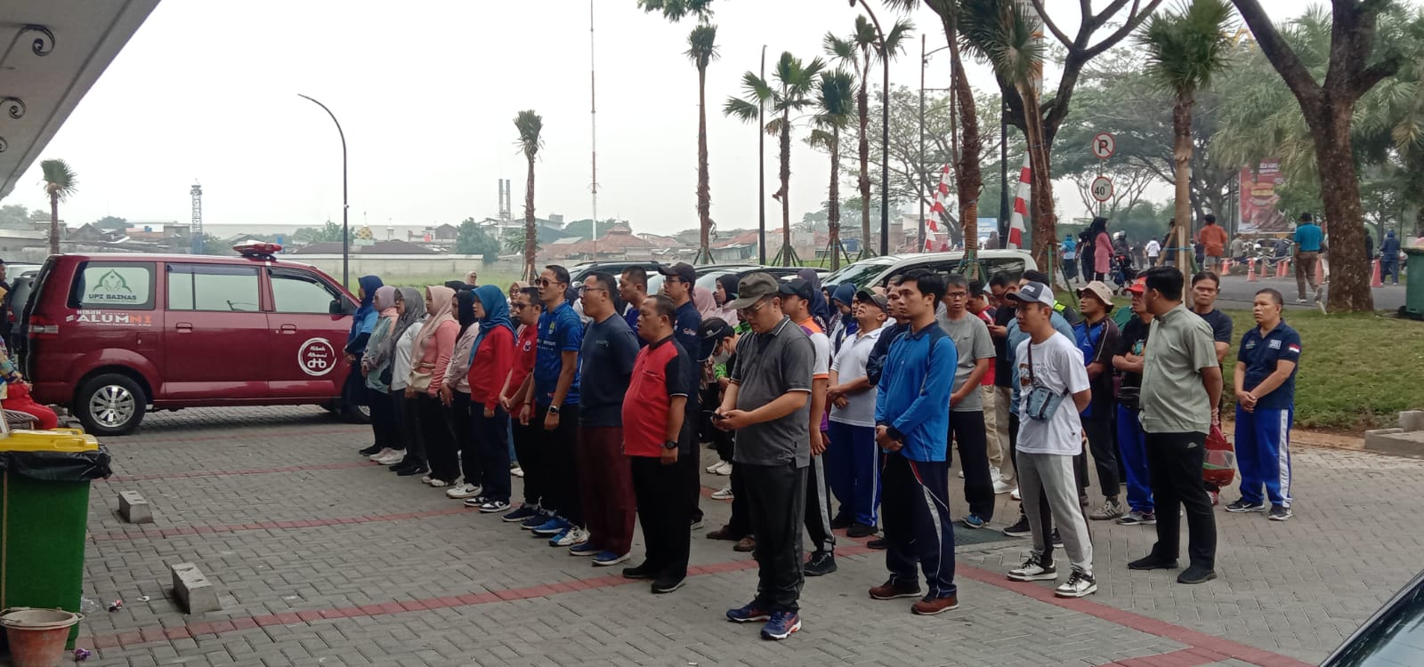 IMG 20250805 WA0007 PEMBIASAAN RUTIN DOA DAN APEL PAGI  SEBELUM AKTIVITAS BEKERJA DI STIKes DHARMA HUSADA STIKes