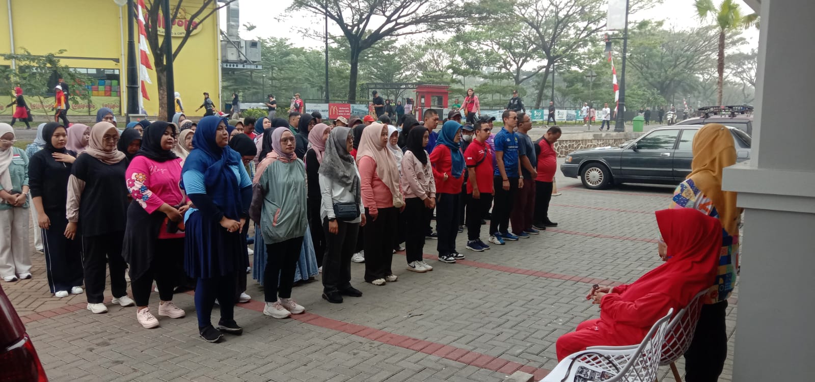 IMG 20250805 WA0009 PEMBIASAAN RUTIN DOA DAN APEL PAGI  SEBELUM AKTIVITAS BEKERJA DI STIKes DHARMA HUSADA STIKes