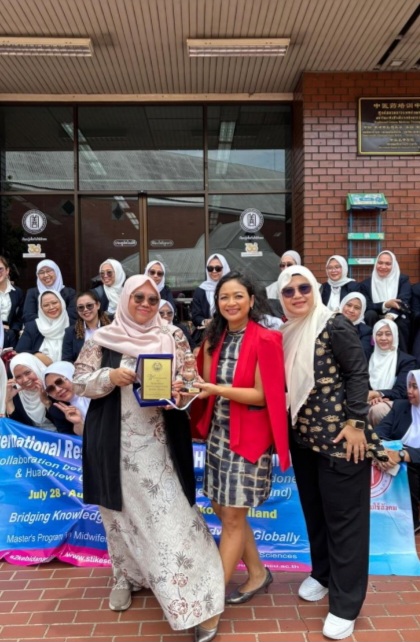 Screenshot 20250807 115901 WPS Office KEGIATAN RESIDENSI MANAJERIAL PELAYANAN DAN PENDIDIKAN KEBIDANAN INTERNASIONAL BERTAJUK HOLISTIC IN MIDWIFERY MAHASISWA PROGRAM STUDI MAGISTER KEBIDANAN DI HUACHIEW  CHALEMPRAKIET UNIVERSITY  (HCU), BANGKOK, THAILAND. STIKes
