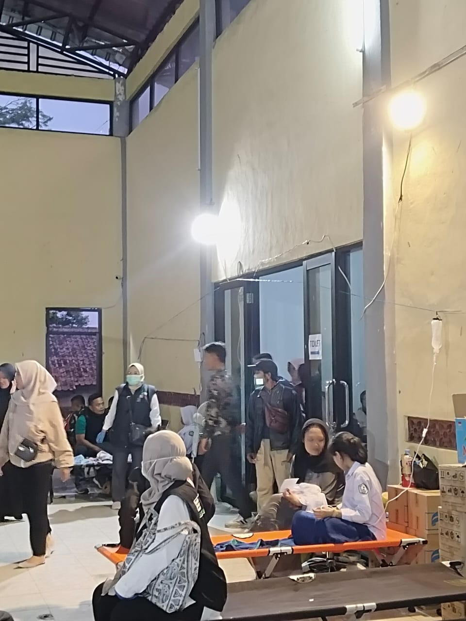 IMG 20250925 WA0013 STIKes DHARMA HUSADA TERJUNKAN RELAWAN TIMKES PADA PERISTIWA KERACUNAN MASAL AKIBAT PROGRAM  MAKANAN BERGIZI GRATIS (MBG) DI KAB. BANDUNG BARAT. STIKes