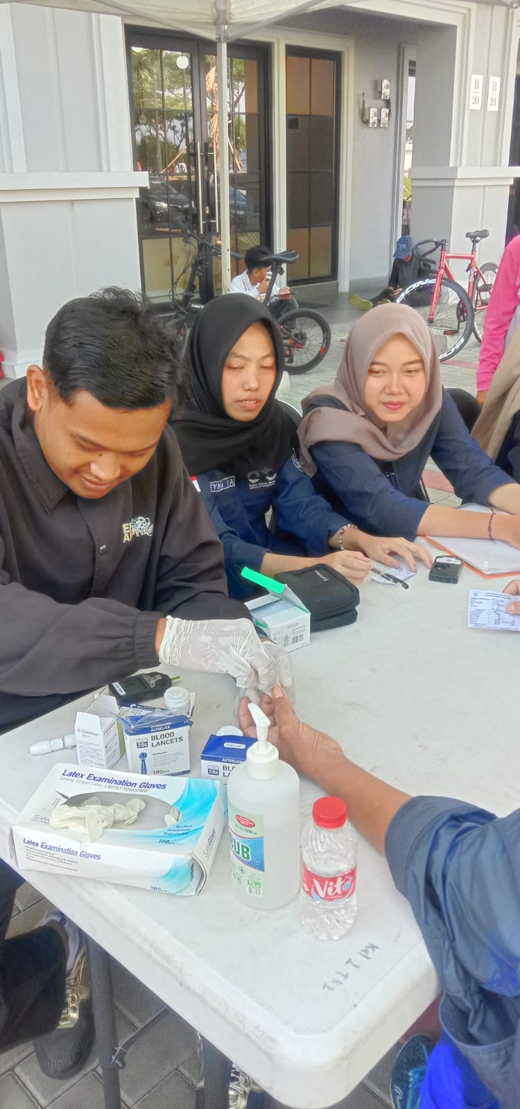 IMG 20250928 WA0003 KEGIATAN POS PELAYANAN KESEHATAN HARI MINGGU 28, SEPTEMBER 2025  DI KAMPUS 3 KIARA ARTHA PARK STIKes DHARMA HUSADA STIKes