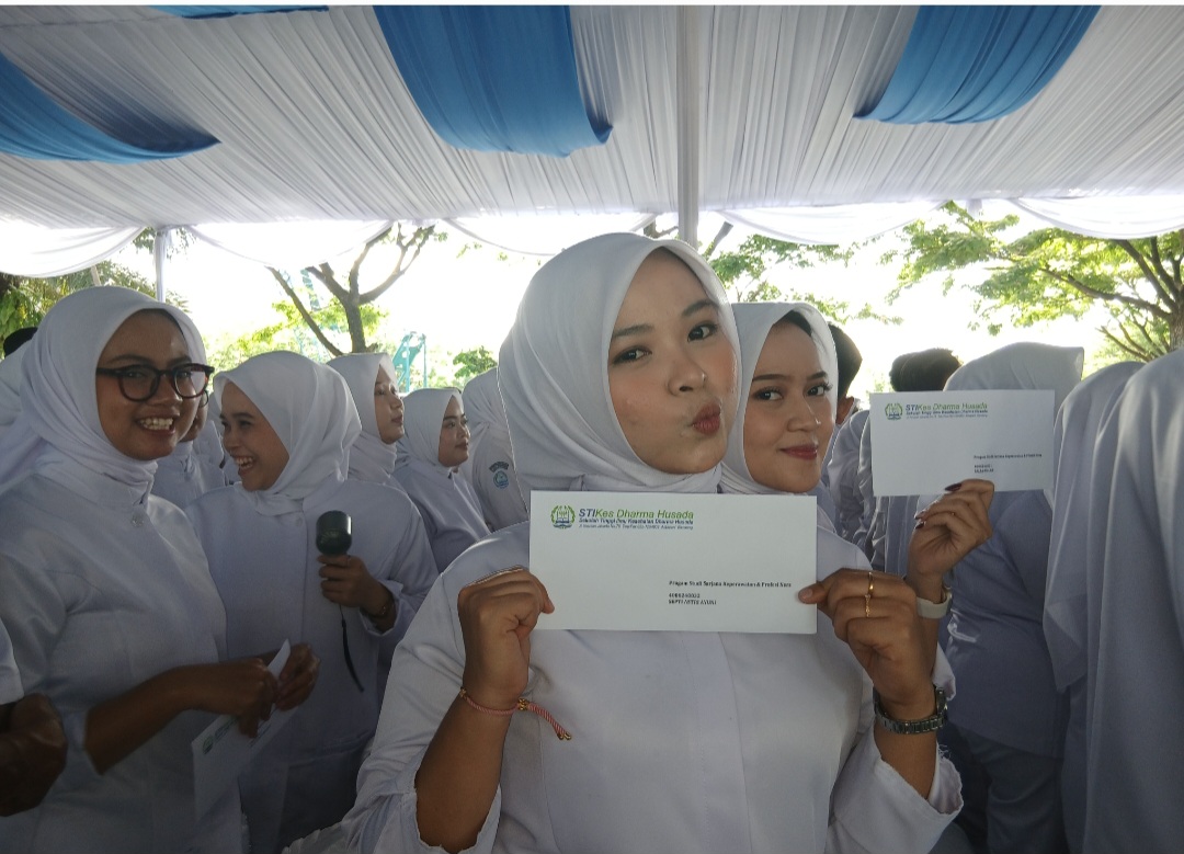 Screenshot 20250912 100029 Gallery PELAKSANAAN YUDISIUM STIKes DHARMA HUSADA TAHUN AKADEMIK 2024/2025. STIKes