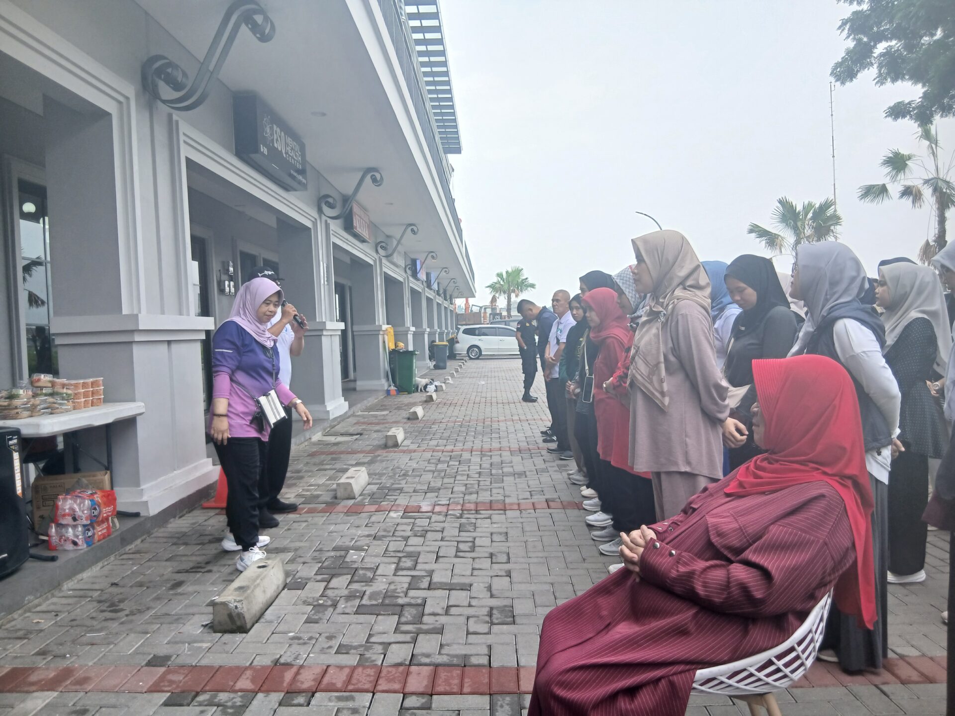 PEMBIASAAN RUTIN APEL DAN DOA PAGI  DI KAMPUS STIKrs DHARMA HUSADA 20251028 082108 PEMBIASAAN RUTIN APEL DAN DOA PAGI  DI KAMPUS STIKrs DHARMA HUSADA STIKes