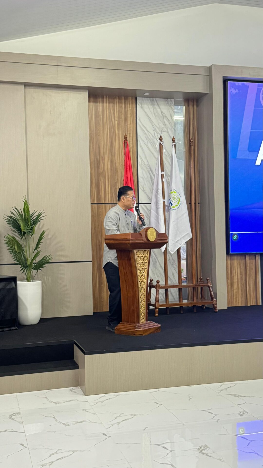 IMG 20251001 WA0023 ANGKAT JANJI PENDIDIKAN PROFESI BIDAN STIKes DHARMA HUSADA TAHUN PROFESI 2025/2026 STIKes