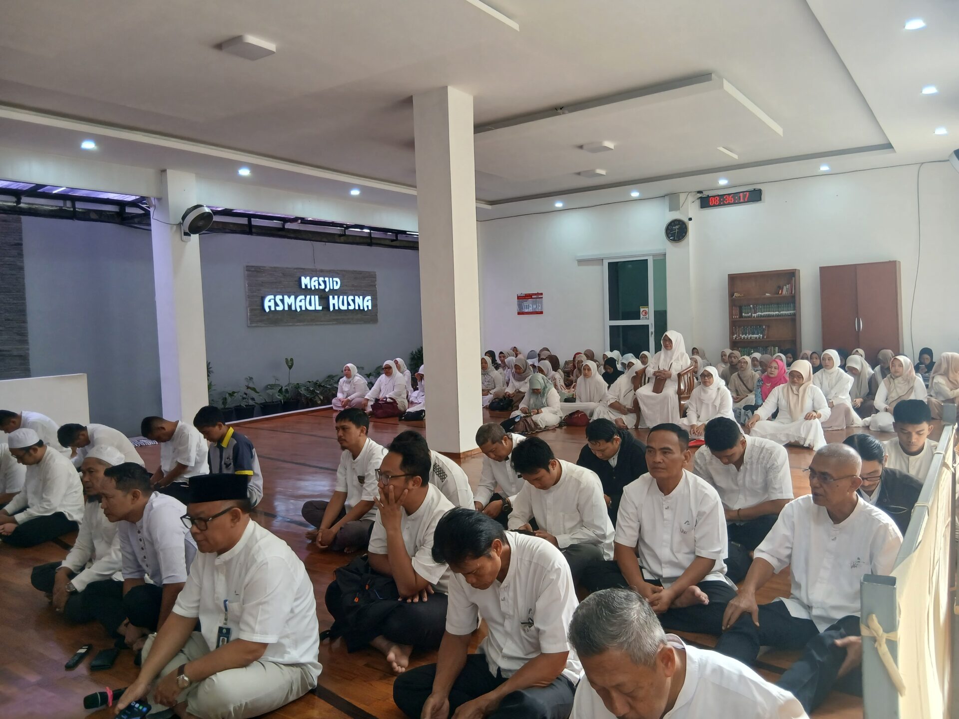 20251114 083530 1 KAJIAN  RUTIN JUMAT PAGI DI MASJID ASMAUL HUSNA  STIKes DHARMA HUSADA STIKes