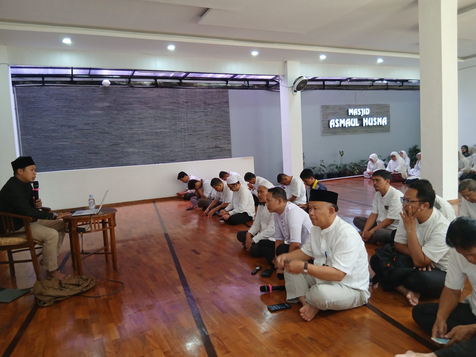 20251114 083536 1 KAJIAN  RUTIN JUMAT PAGI DI MASJID ASMAUL HUSNA  STIKes DHARMA HUSADA STIKes