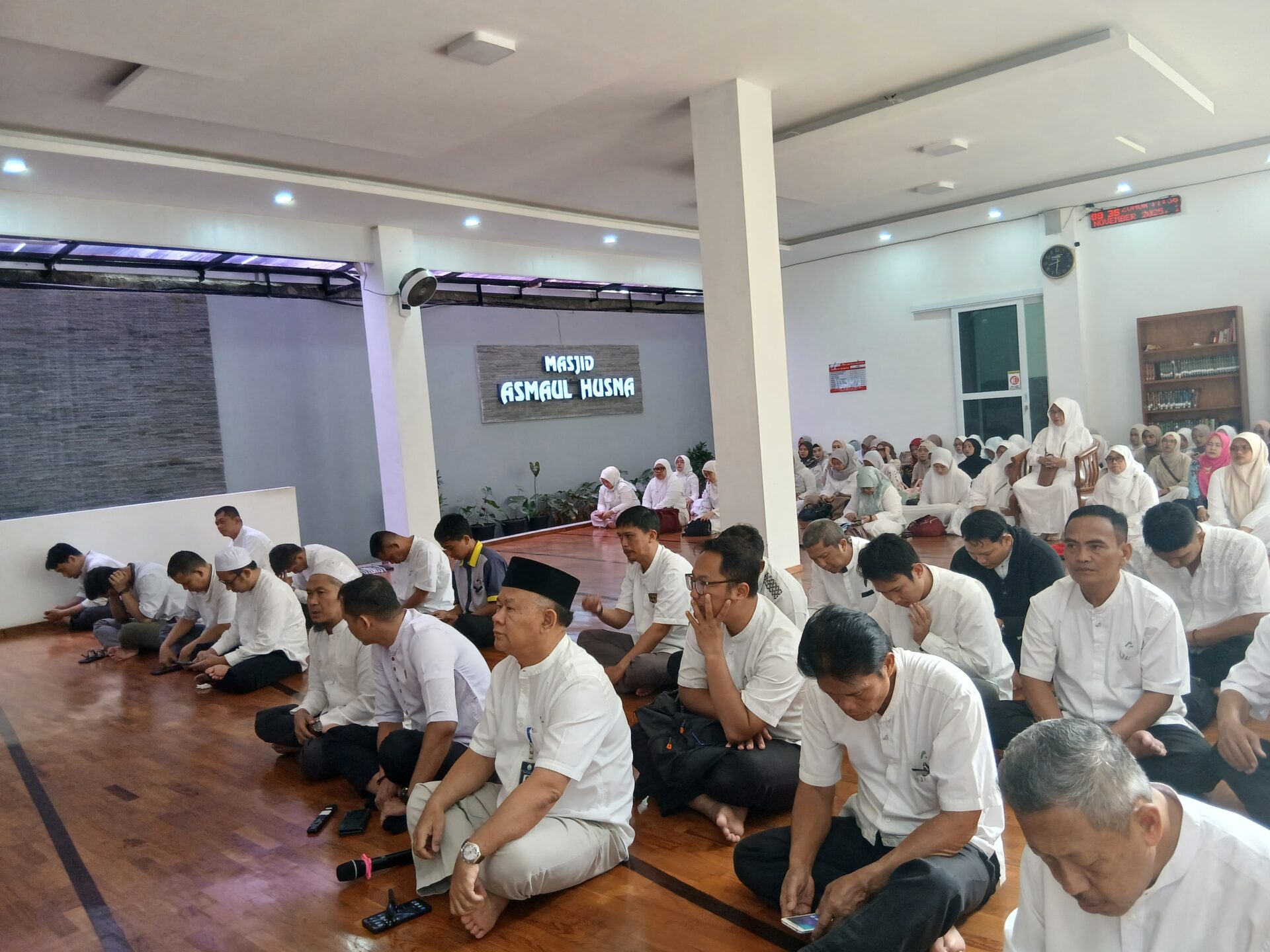 20251114 083542 1 KAJIAN  RUTIN JUMAT PAGI DI MASJID ASMAUL HUSNA  STIKes DHARMA HUSADA STIKes