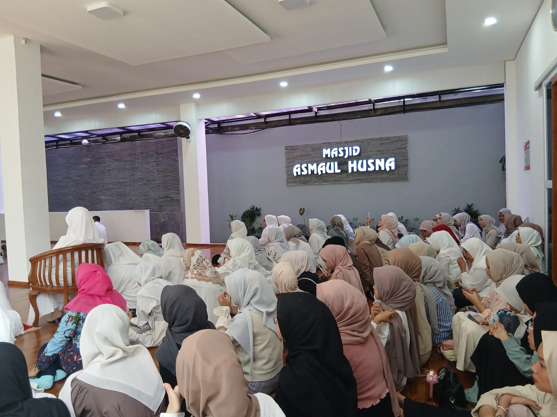 20251114 083621 1 KAJIAN  RUTIN JUMAT PAGI DI MASJID ASMAUL HUSNA  STIKes DHARMA HUSADA STIKes