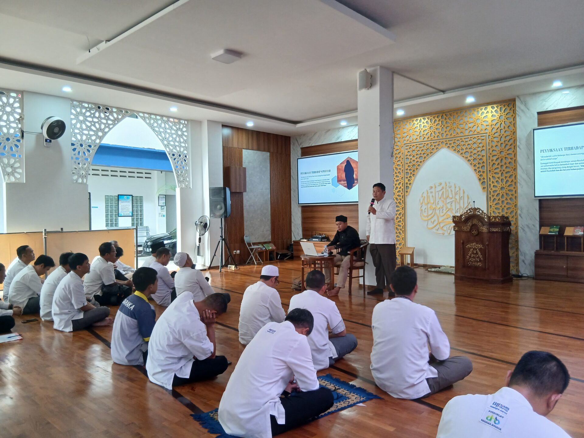 20251114 085714 1 KAJIAN  RUTIN JUMAT PAGI DI MASJID ASMAUL HUSNA  STIKes DHARMA HUSADA STIKes