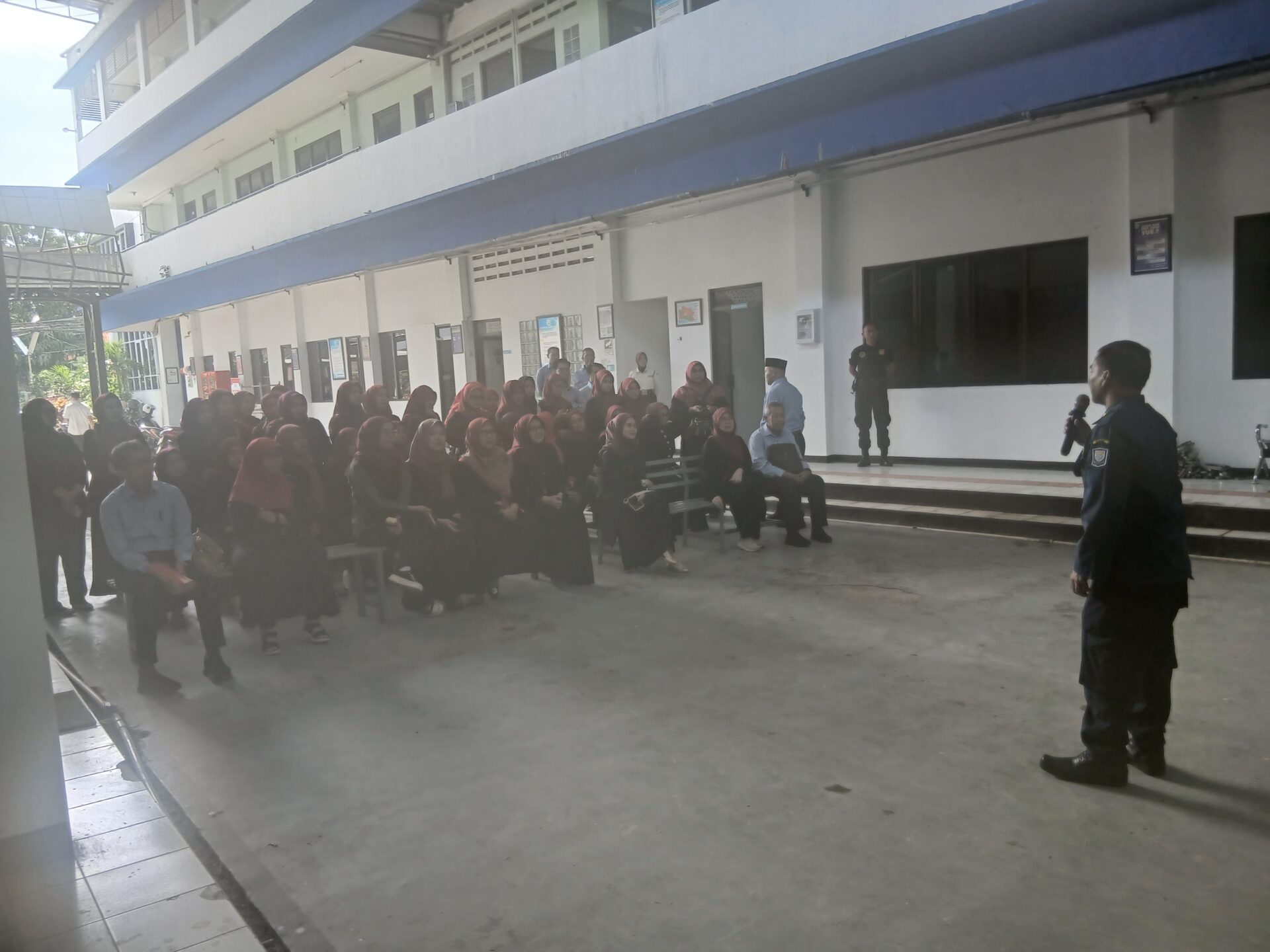 20251117 084036 EDUKASI KESIAPSIAGAAN BENCANA KEBAKARAN DI KAMPUS STIKes DHARMA HUSADA STIKes