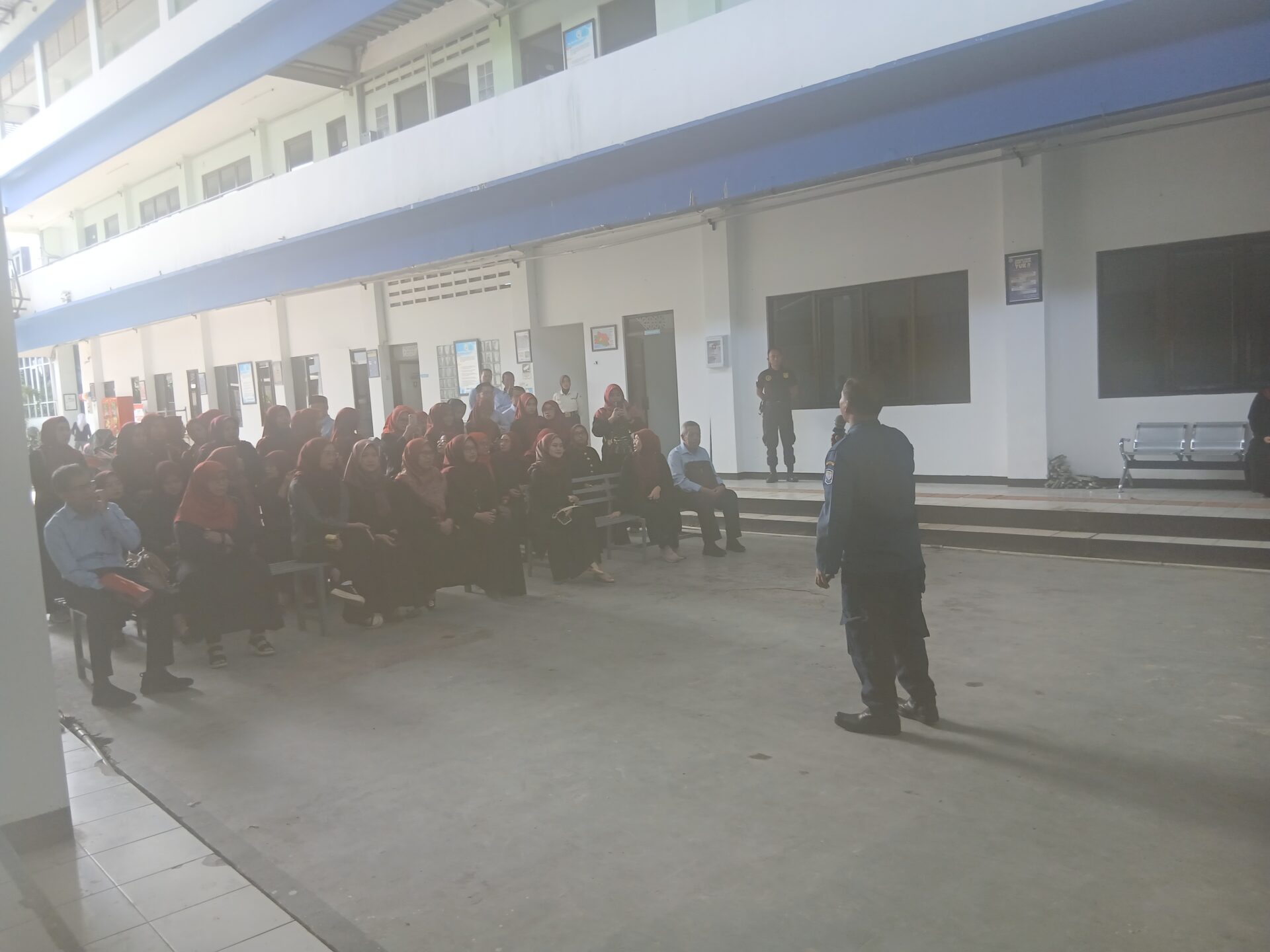 20251117 084043 EDUKASI KESIAPSIAGAAN BENCANA KEBAKARAN DI KAMPUS STIKes DHARMA HUSADA STIKes