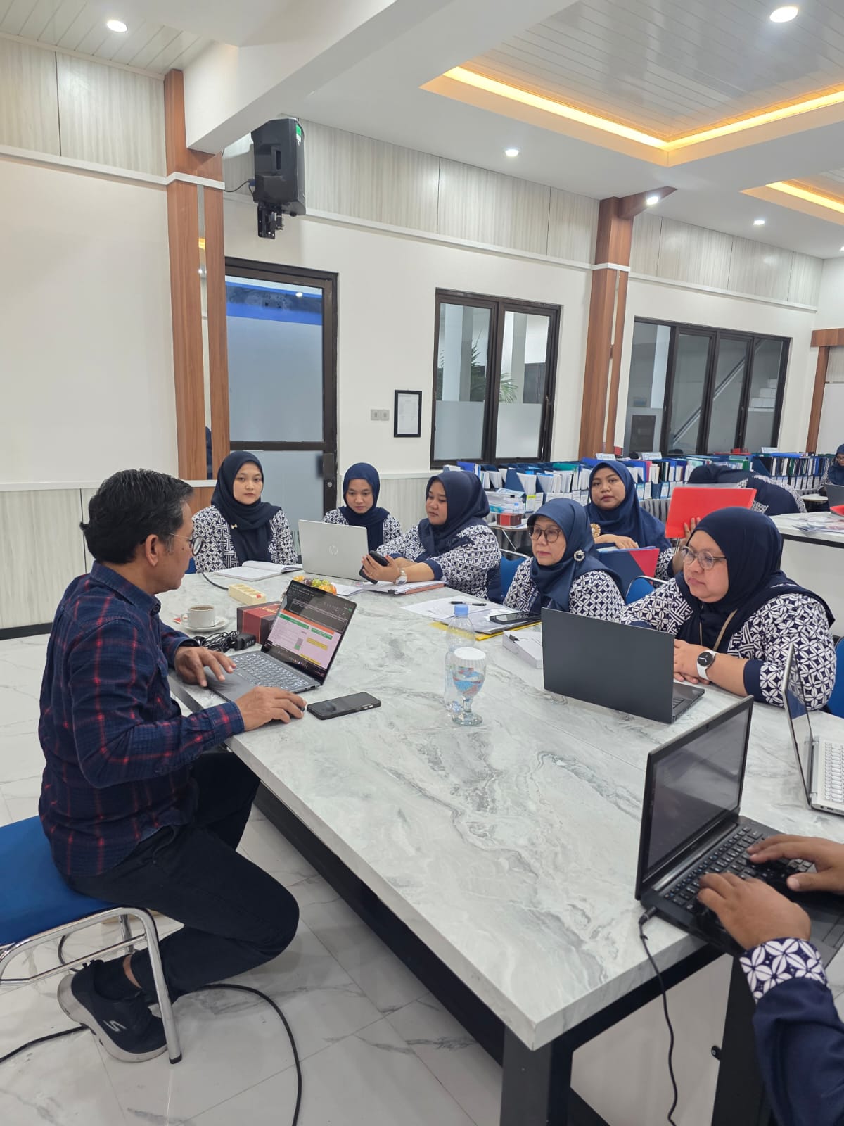 IMG 20251124 WA0066 PELAKSANAAN ASESMEM LAPANGAN AKREDITASI  INSTITUSI PERGURUAN TINGGI (AIPT) STIKes DHARMA HUSADA STIKes