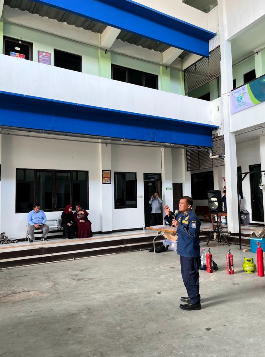 Screenshot 20251119 074424 Chrome EDUKASI KESIAPSIAGAAN BENCANA KEBAKARAN DI KAMPUS STIKes DHARMA HUSADA STIKes