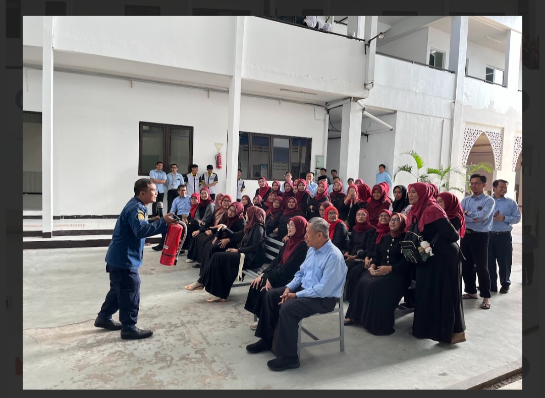 Screenshot 20251119 074607 Chrome EDUKASI KESIAPSIAGAAN BENCANA KEBAKARAN DI KAMPUS STIKes DHARMA HUSADA STIKes