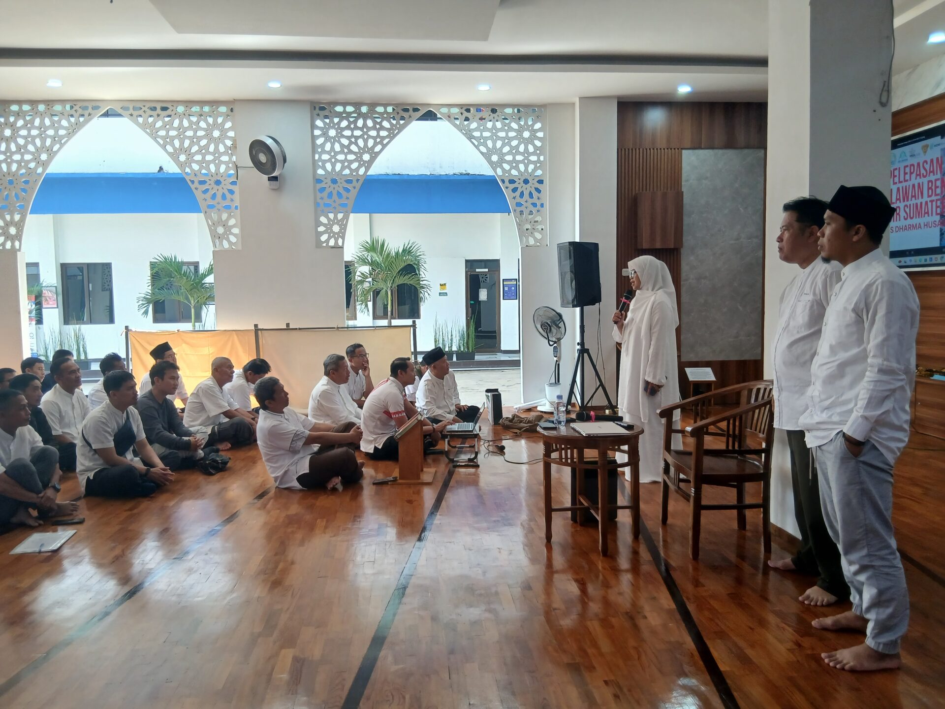 20251212 090139 STIKes DHARMA HUSADA KEMBALI BERANGKATKAN BET KE 2.  RELAWAN TIMKES BANTU KORBAN BANJIR BANDANG & LONGOR DI PROPINSI ACEH, SUMATERA  UTARA dan SUMATERA BARAT. STIKes