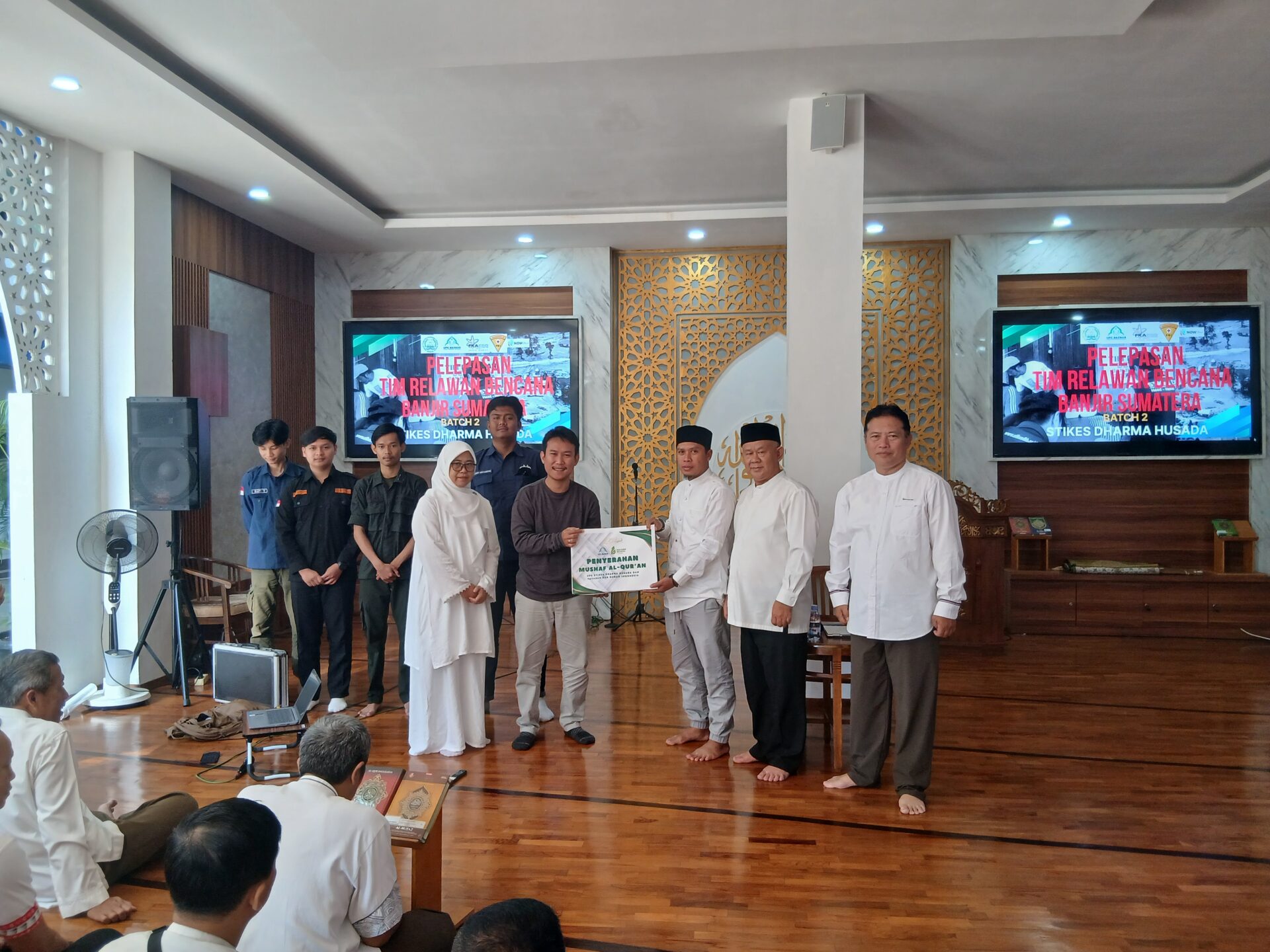 20251212 090522 STIKes DHARMA HUSADA KEMBALI BERANGKATKAN BET KE 2.  RELAWAN TIMKES BANTU KORBAN BANJIR BANDANG & LONGOR DI PROPINSI ACEH, SUMATERA  UTARA dan SUMATERA BARAT. STIKes