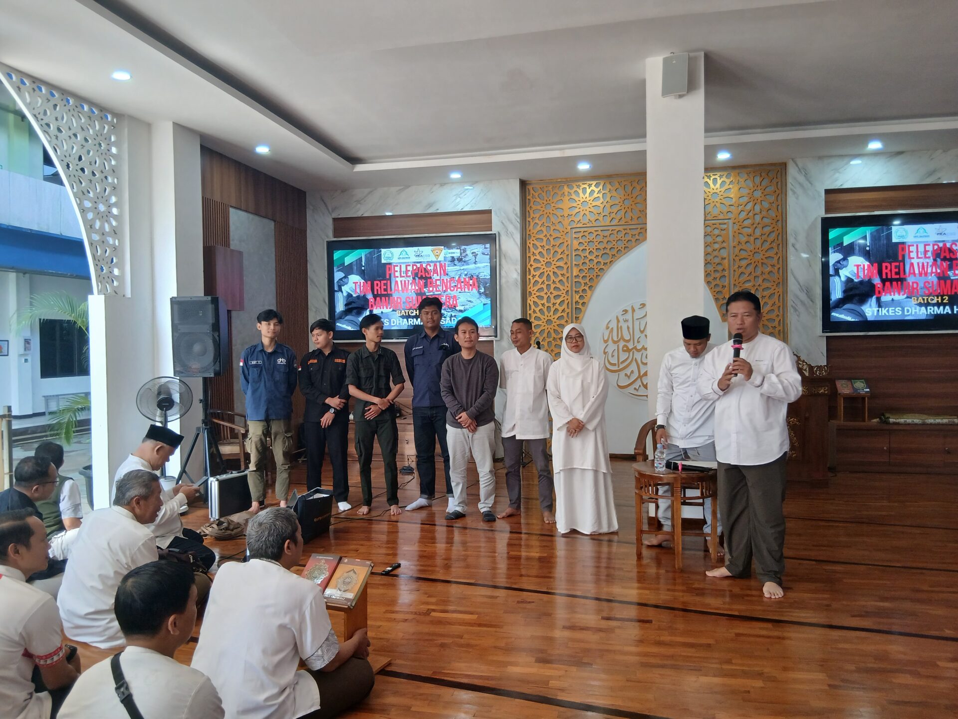 20251212 090551 STIKes DHARMA HUSADA KEMBALI BERANGKATKAN BET KE 2.  RELAWAN TIMKES BANTU KORBAN BANJIR BANDANG & LONGOR DI PROPINSI ACEH, SUMATERA  UTARA dan SUMATERA BARAT. STIKes