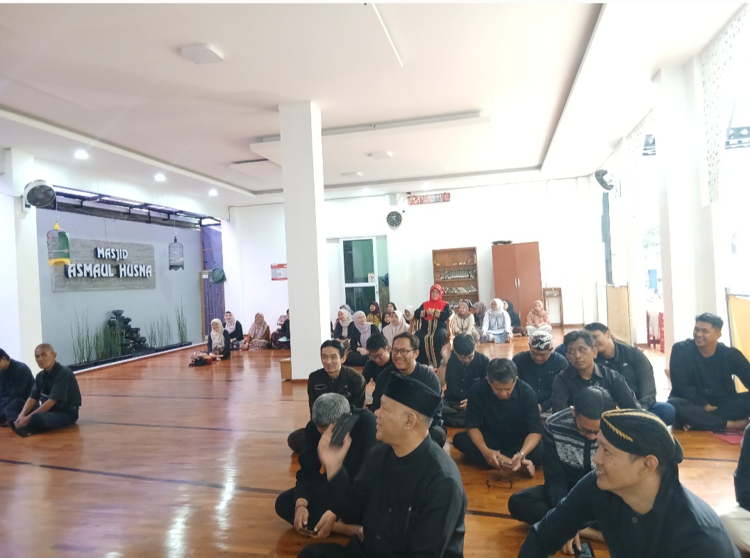 Screenshot 20260122 184610 Gallery Pembiasaan/Kegiatan rutin  doa dan apel pagi setiap hari sebelum aktivitas bekerja  di STIKes Dharma Husada STIKes