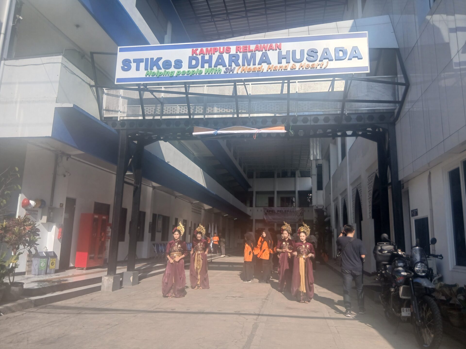 PELEPASAN TIM RELAWAN KESEHATAN (TIMKES) STIKes DHARMA HUSADA DALAM RANGKA POSKO LEBARAN HARI RAYA IDUL FITRI 1447 H. TAHUN 2026. 20260315 080636 PELEPASAN TIM RELAWAN KESEHATAN (TIMKES) STIKes DHARMA HUSADA DALAM RANGKA POSKO LEBARAN HARI RAYA IDUL FITRI 1447 H. TAHUN 2026. STIKes