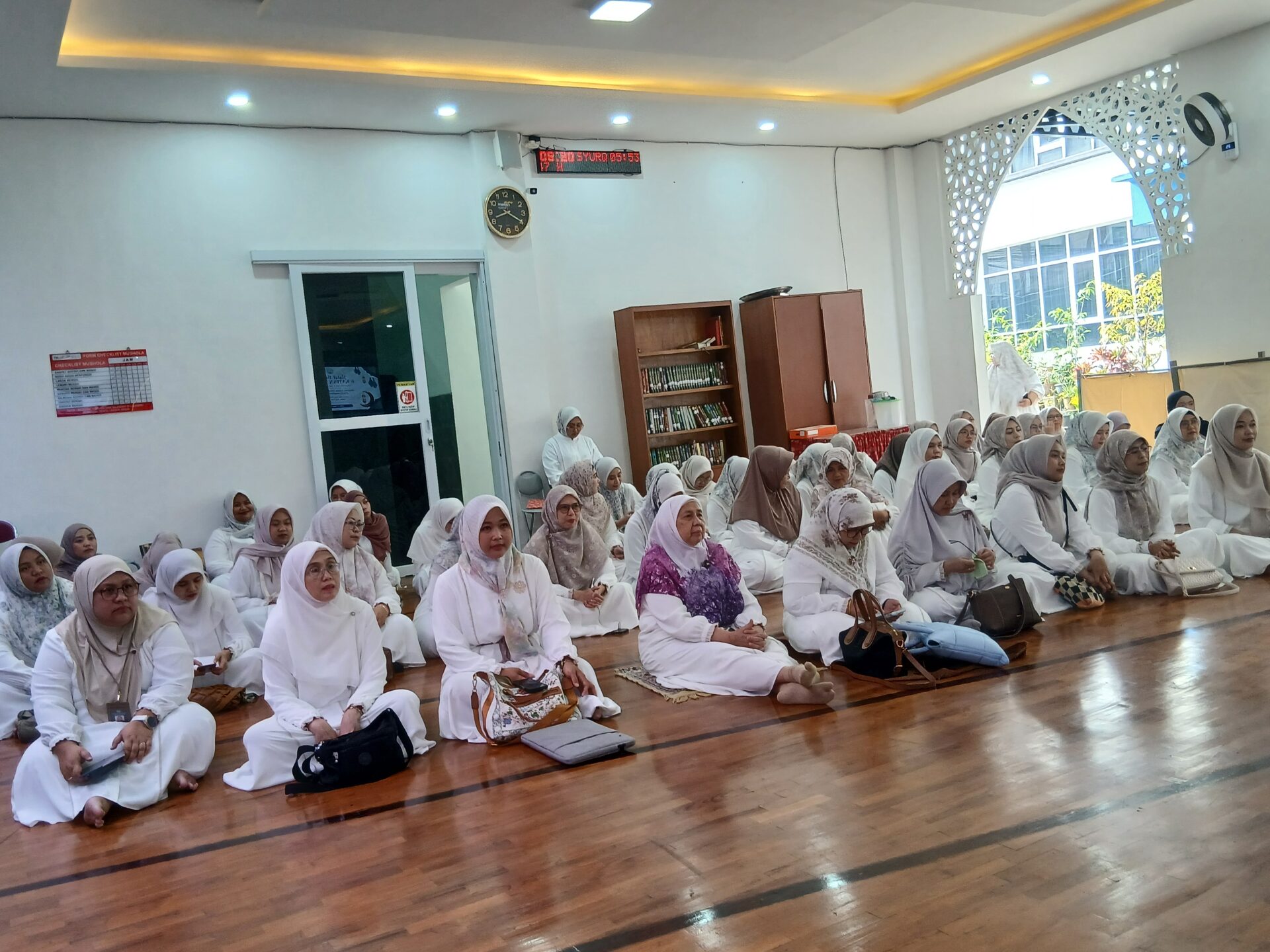 20260327 081946 HALAL BIHALAL DAN KAJIAN RUTIN JUMAT PAGI DALAM RANGKA HARI RAYA IDUL FITRI 1447 H BERSAMA BAPAK Drs. H. HIKMAT GINANJAR, M.Si STIKes
