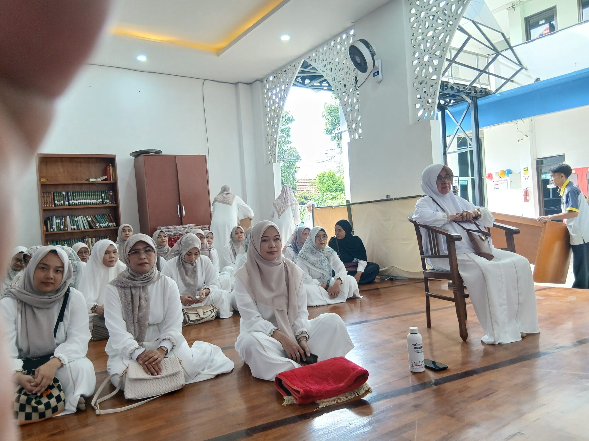 20260327 082358 HALAL BIHALAL DAN KAJIAN RUTIN JUMAT PAGI DALAM RANGKA HARI RAYA IDUL FITRI 1447 H BERSAMA BAPAK Drs. H. HIKMAT GINANJAR, M.Si STIKes