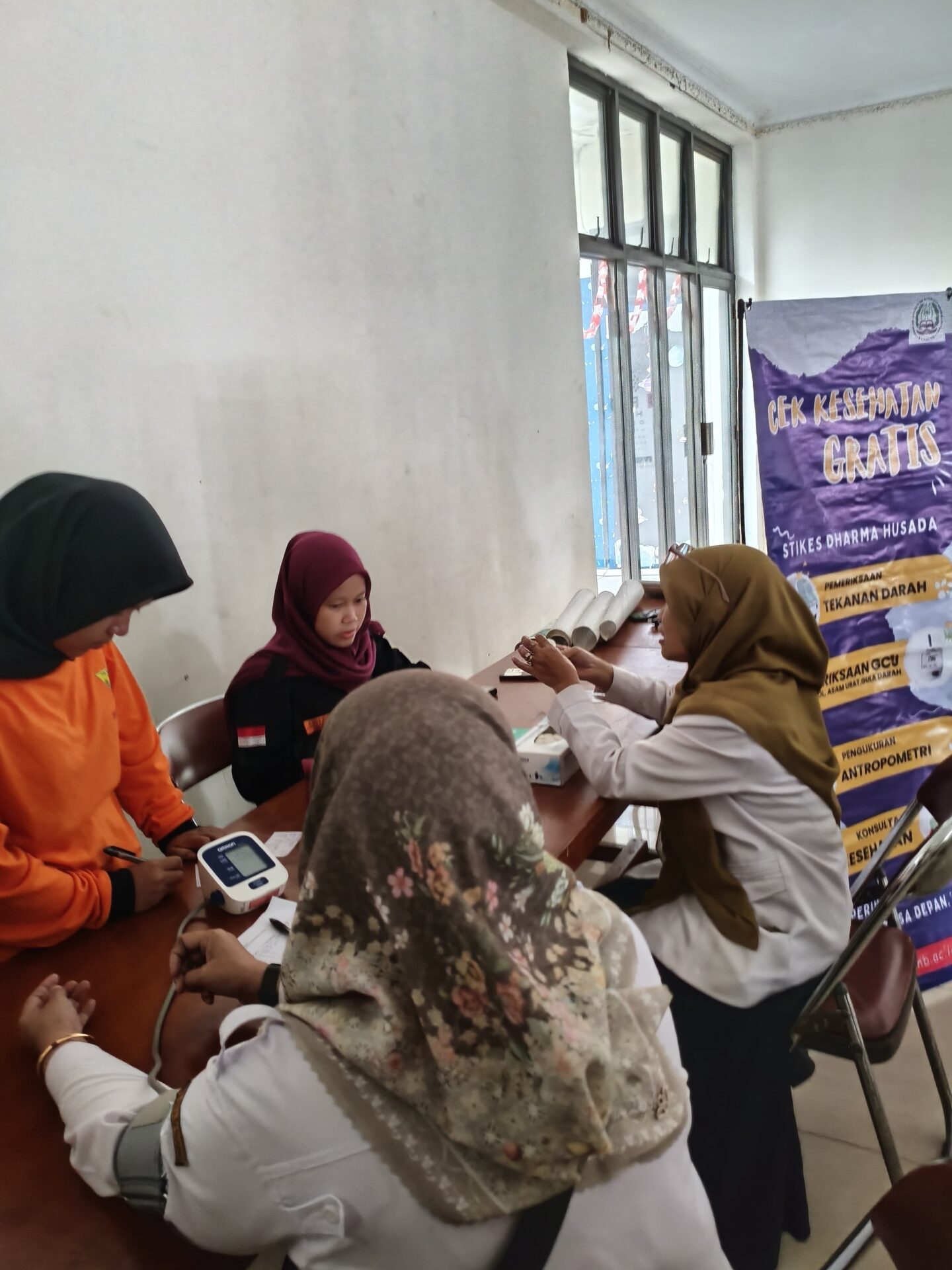 IMG 20260304 WA0014 KEGIATAN TIMKES  STIKes DHARMA HUSADA DI BULAN SUCI RAMADHAN 1447 H. TAHUN 2026,  BERUPA PEMERIKSAAN GCU DAN PEMERIKSAAN MATA  KEPADA JAJARAN PENGURUS DAN ANGGOTA PGRI KOTA BANDUNG. STIKes