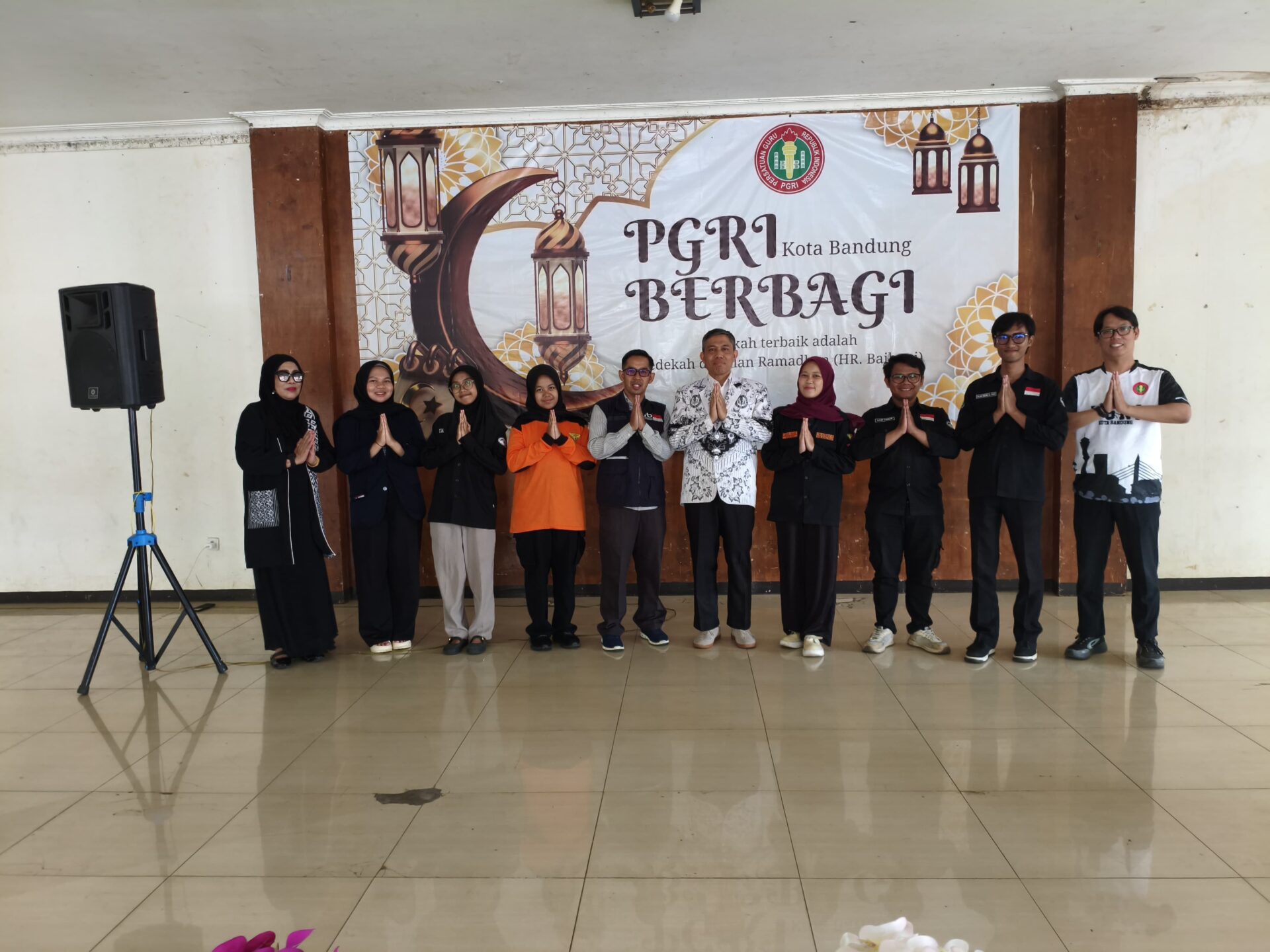IMG 20260304 WA0022 1 KEGIATAN TIMKES  STIKes DHARMA HUSADA DI BULAN SUCI RAMADHAN 1447 H. TAHUN 2026,  BERUPA PEMERIKSAAN GCU DAN PEMERIKSAAN MATA  KEPADA JAJARAN PENGURUS DAN ANGGOTA PGRI KOTA BANDUNG. STIKes