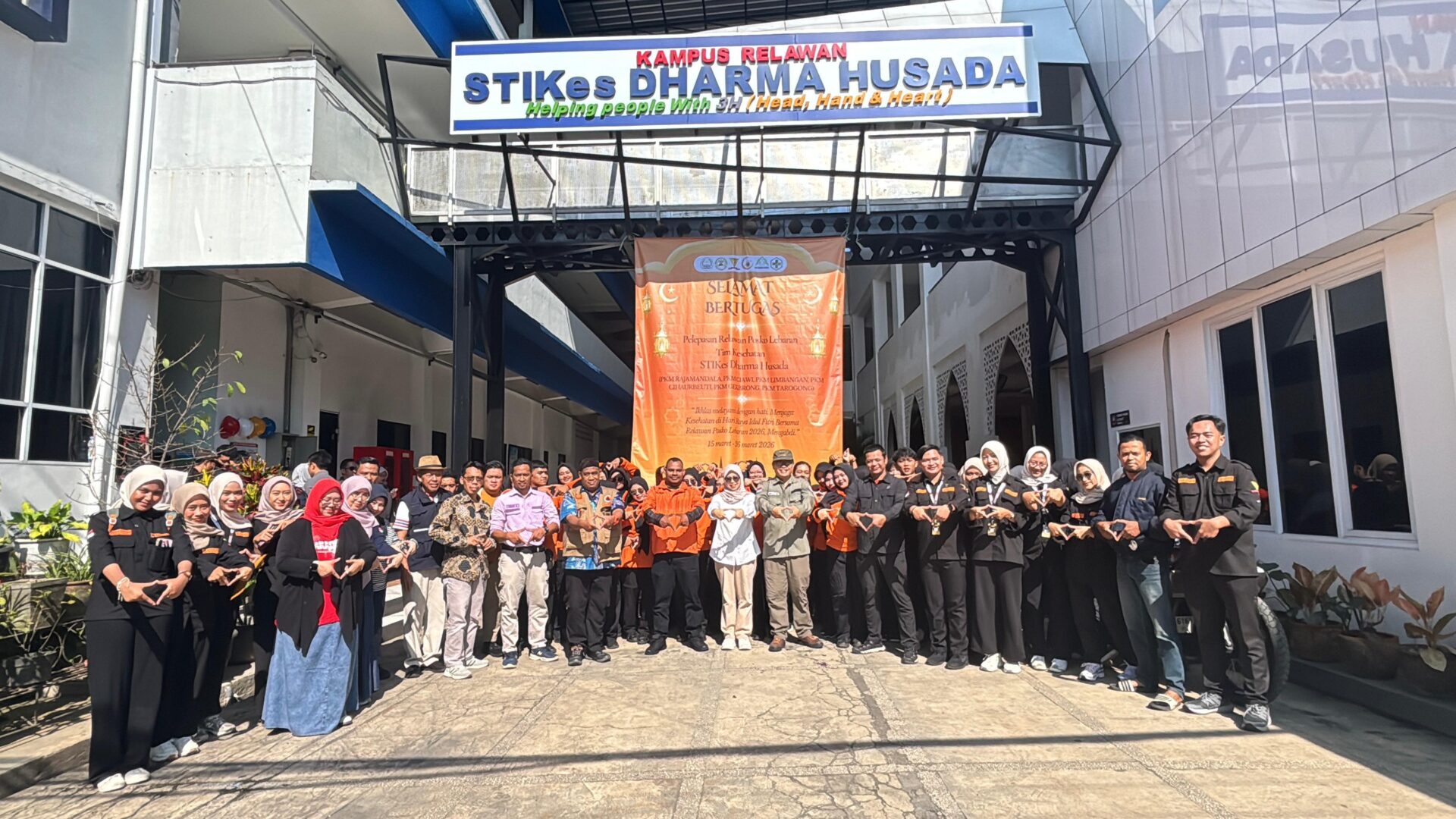 PELEPASAN TIM RELAWAN KESEHATAN (TIMKES) STIKes DHARMA HUSADA DALAM RANGKA POSKO LEBARAN HARI RAYA IDUL FITRI 1447 H. TAHUN 2026. IMG 20260315 WA0075 PELEPASAN TIM RELAWAN KESEHATAN (TIMKES) STIKes DHARMA HUSADA DALAM RANGKA POSKO LEBARAN HARI RAYA IDUL FITRI 1447 H. TAHUN 2026. STIKes