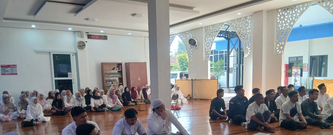 Screenshot 20260407 085428 Gallery SOSIALISASI SURAT EDARAN TENTANG KEBIJAKAN  SURAT KELUAR, SURAT KEPUTUSAN DAN PENOMORAN SURAT DILINGKUNGAN STIKes DHARMA HUSADA. STIKes