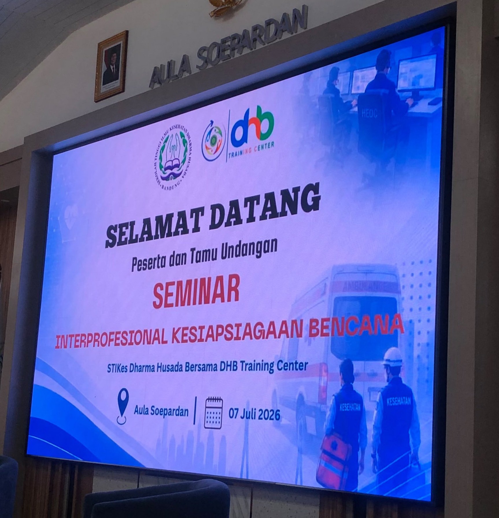 SEMINAR INTERPROFESIONAL KESIAPSIAGAAN BENCANA STIKes DHARMA HUSADA IMG 20260707 WA0014 SEMINAR INTERPROFESIONAL KESIAPSIAGAAN BENCANA STIKes DHARMA HUSADA STIKes
