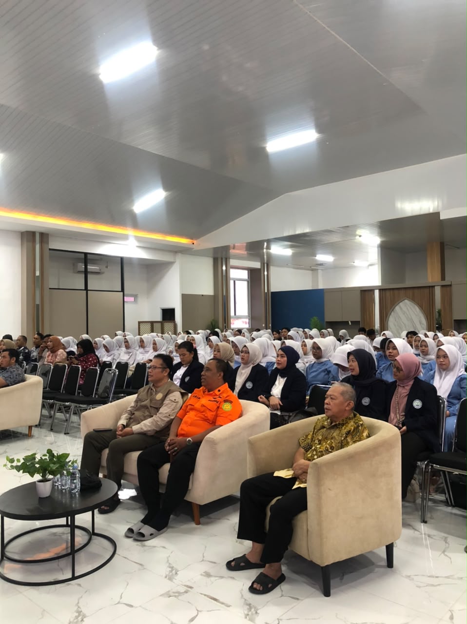 IMG 20260707 WA0035 SEMINAR INTERPROFESIONAL KESIAPSIAGAAN BENCANA STIKes DHARMA HUSADA STIKes